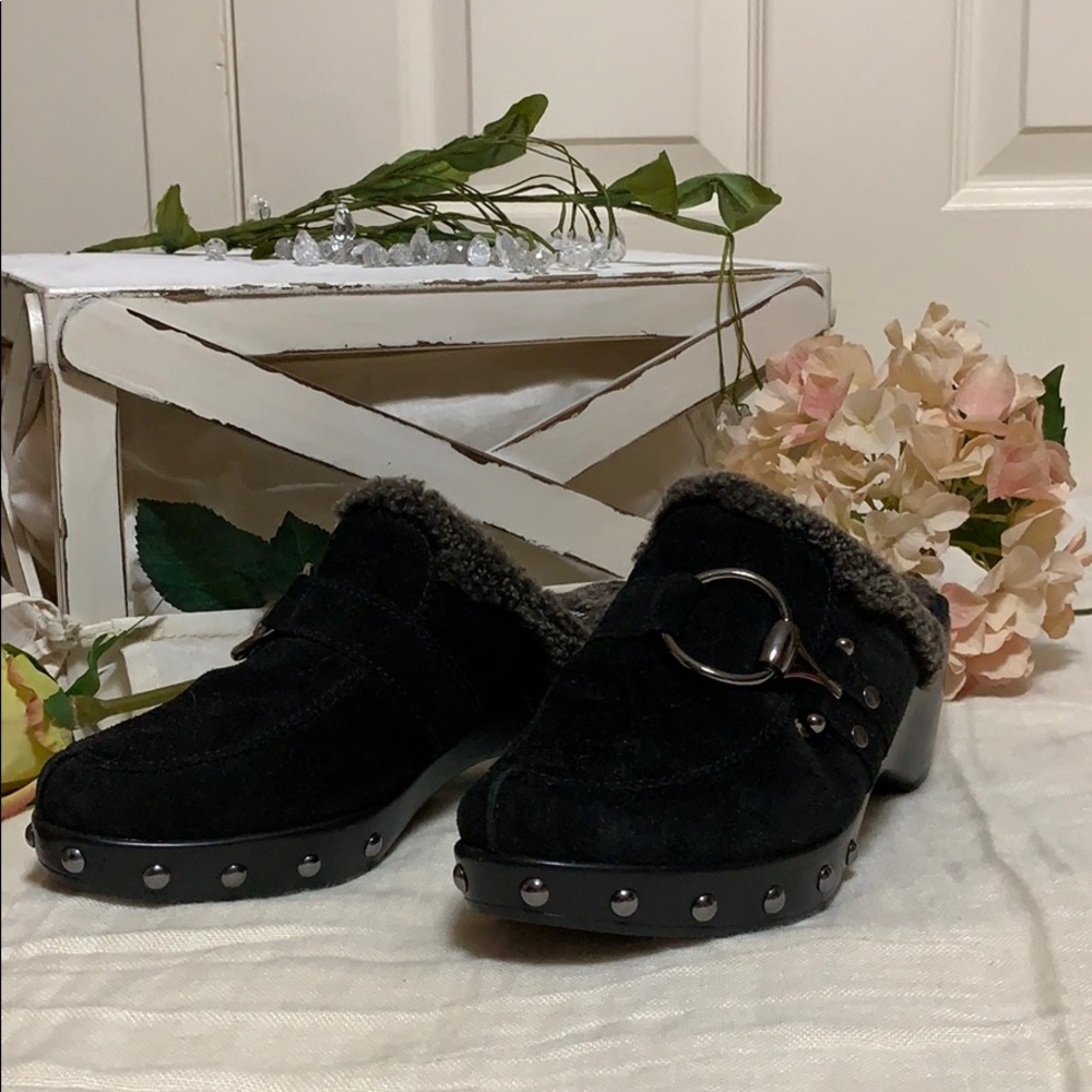 Stuart Weitzman Black Soft Slip-In Heels - image 1